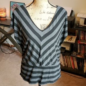 Apt.9 black/grey chevron print top size XL